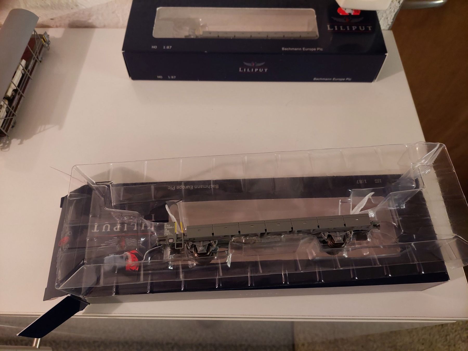 Liliput Modelleisenbahnen: 2x BLS Auffahrwagen – Neu (gemäss Beschreibung) aus Brunnen von holden65 3