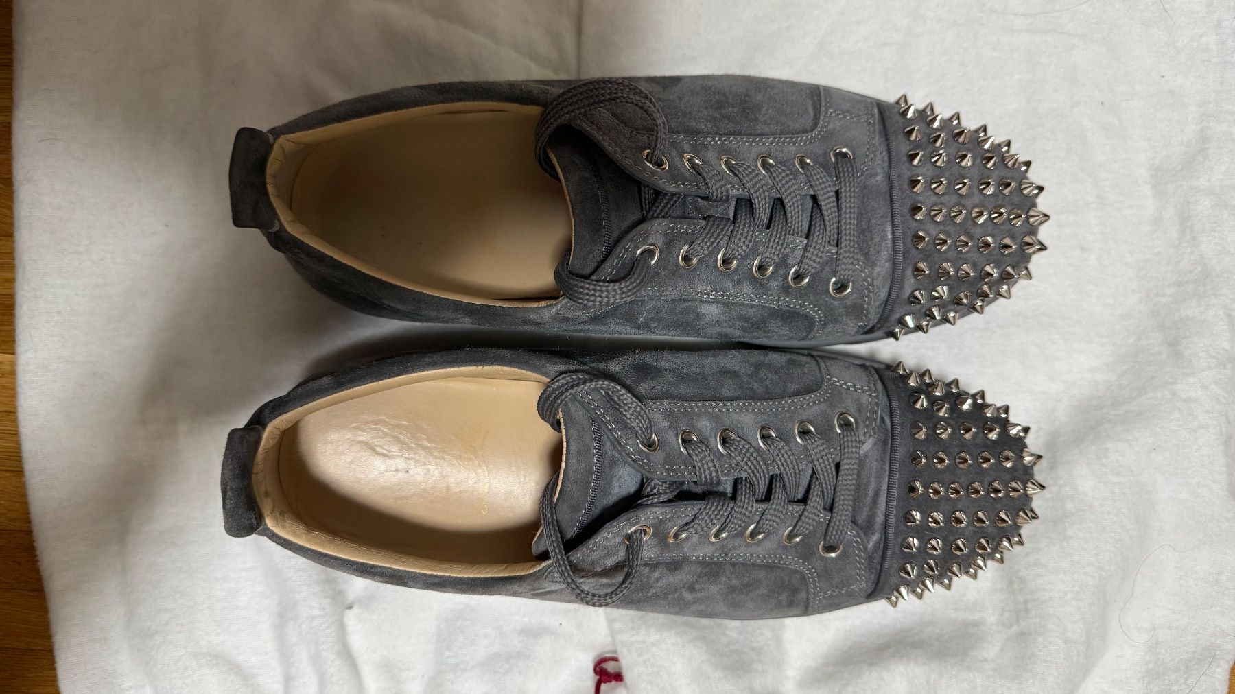 Christian Louboutin Herrenschuhe: Christian Louboutin - Sneaker Grau – Gebraucht aus Thun von Nemo203