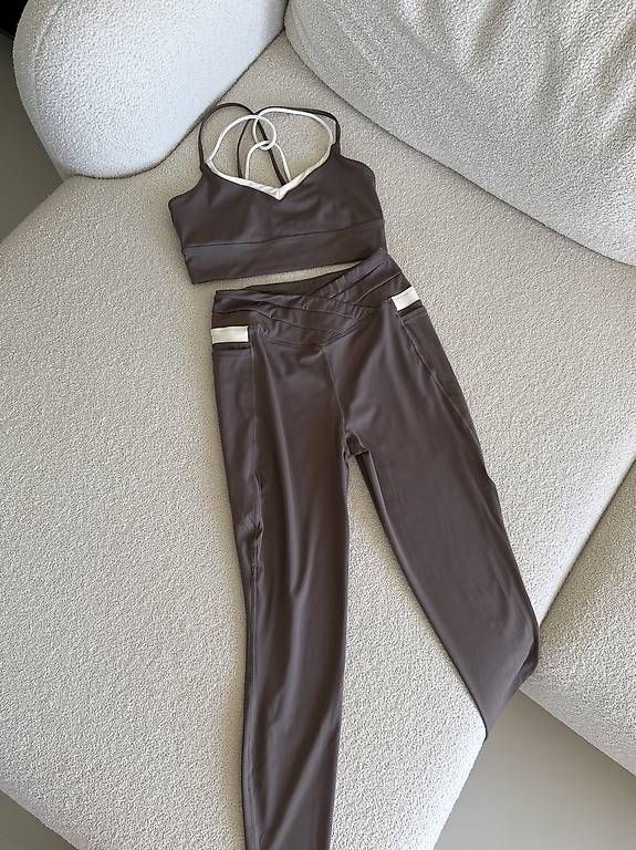 Lotti di vestiti: SportsWear  – Usato da Genève venduto da eka_c9sf