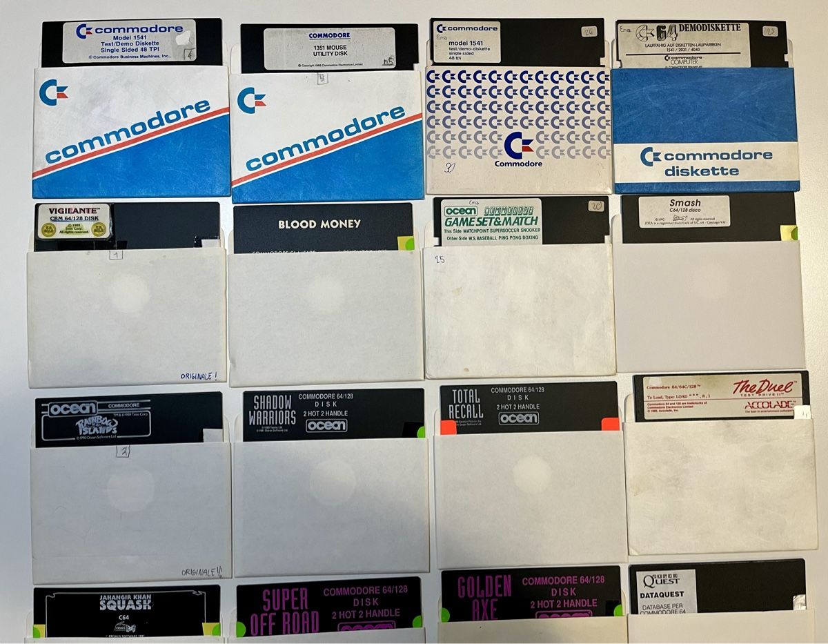 Commodore Software: Original Commodore 64/128 floppy disks – Gebraucht aus Caslano von
