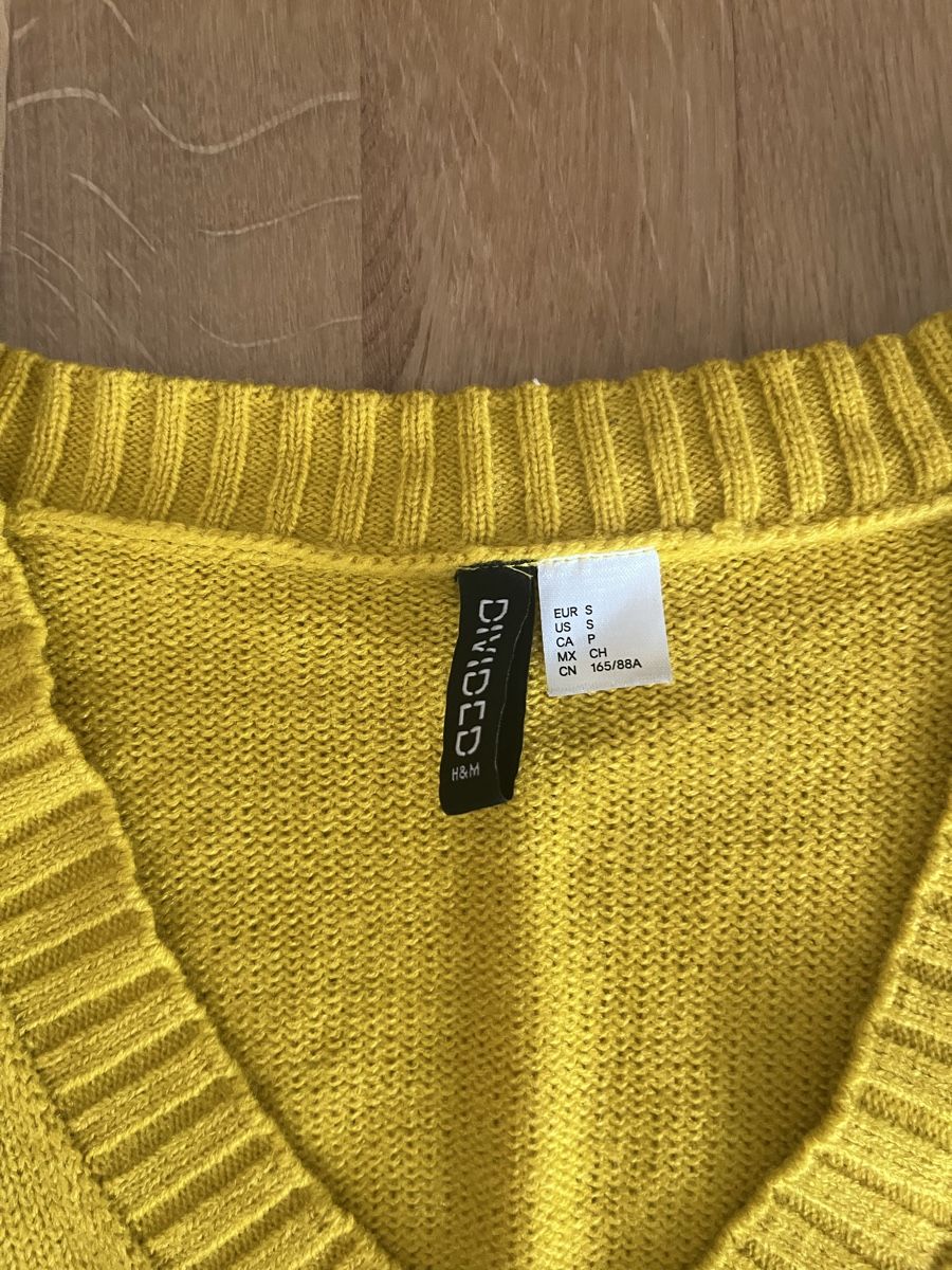 H&M Maglioni & Felpe: 2 Damen Pullover H&M V-Ausschnitt  – Usato da Naters venduto da mar_fp7t 1