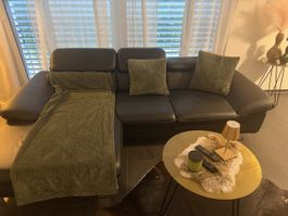Modernes Ecksofa mit Bettfunktion & Stauraum – Kunstleder –