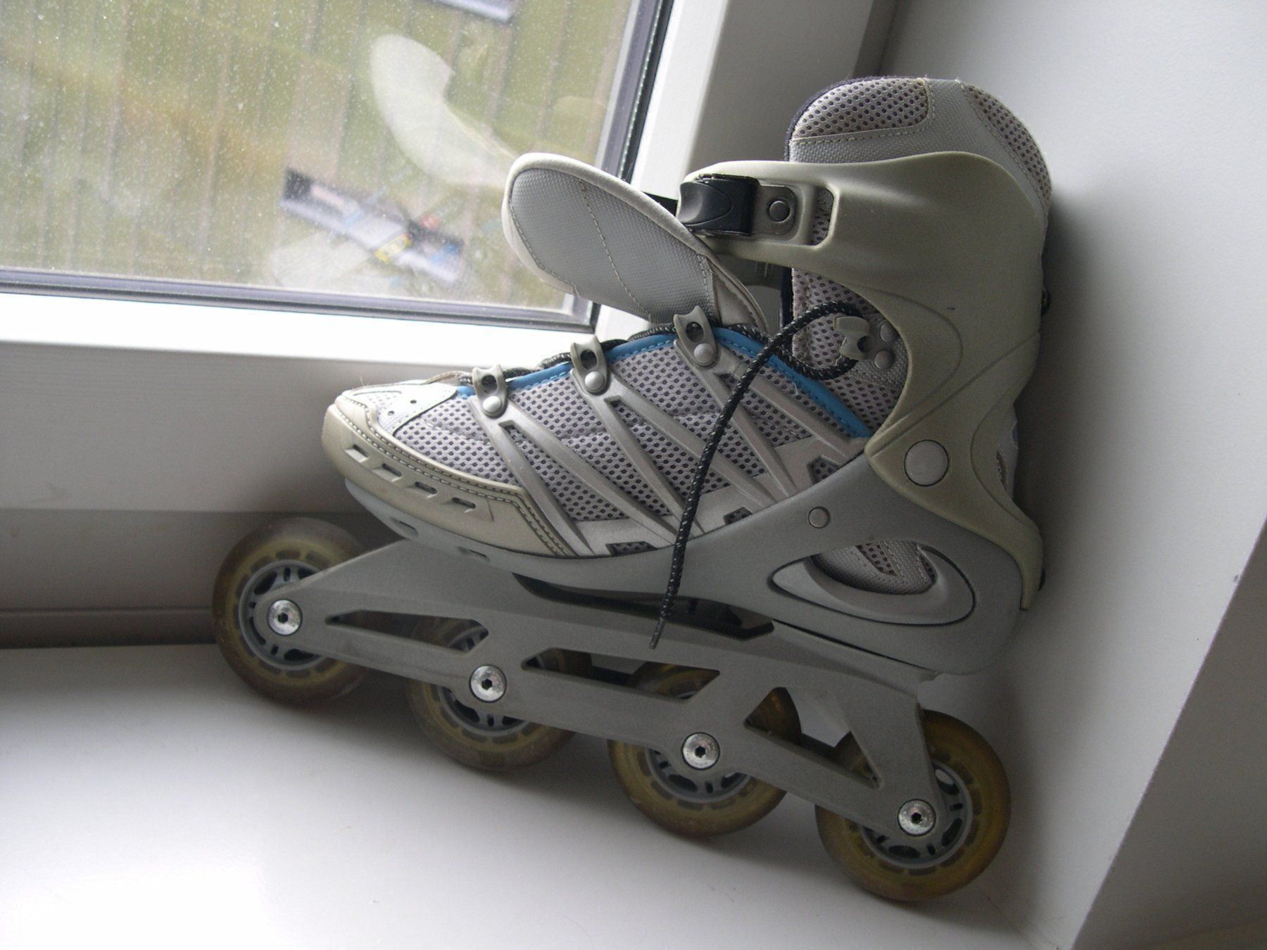 Salomon Pattini in linea & Pattini a rotelle: SALOMON (Inline- Skates)  EUR 39 – Usato da Thun venduto da Catfriends