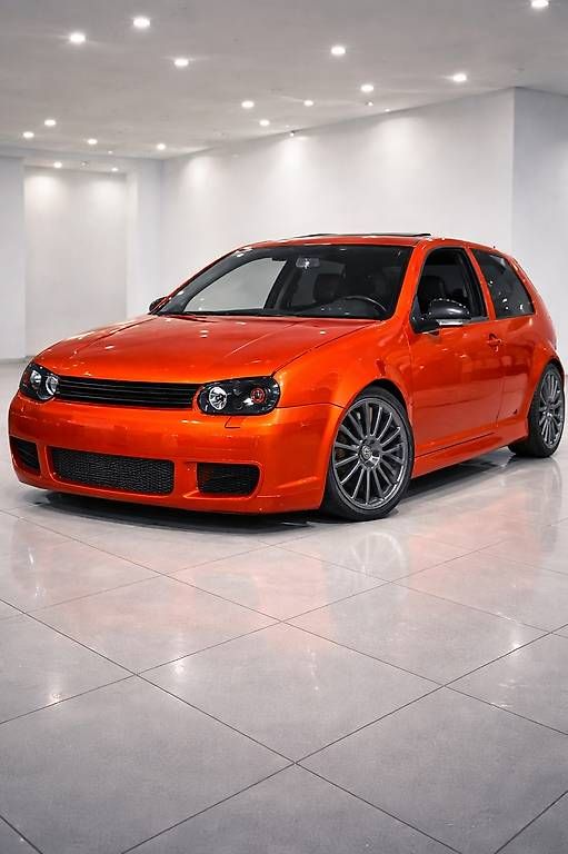 Automobili: Golf 4 r32 – Usato da Nürensdorf venduto da rpi_n9mv