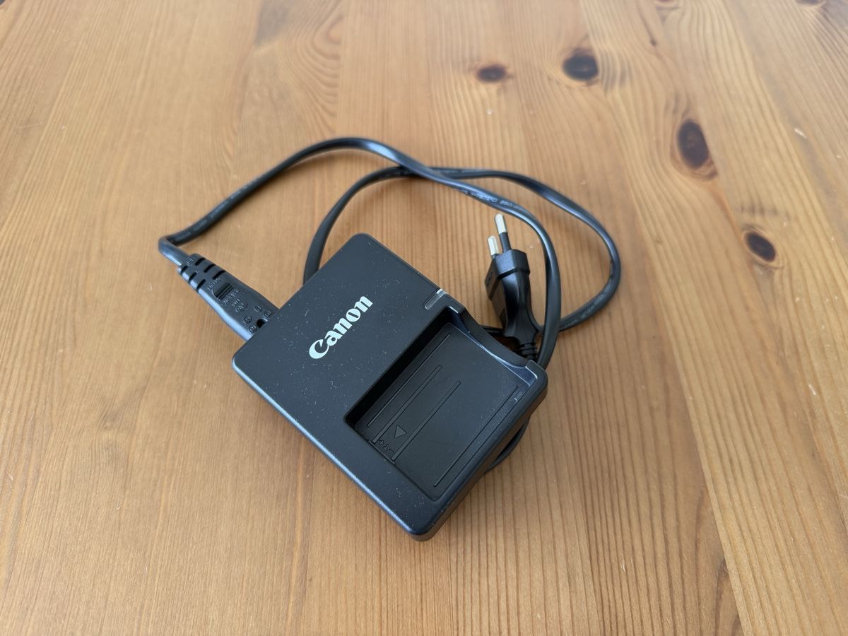 Canon Kamera: Canon EOS 500D mit 2 Objektiven & Zubehör - gebraucht – Gebraucht aus St. Gallen von yan_yg5n 8