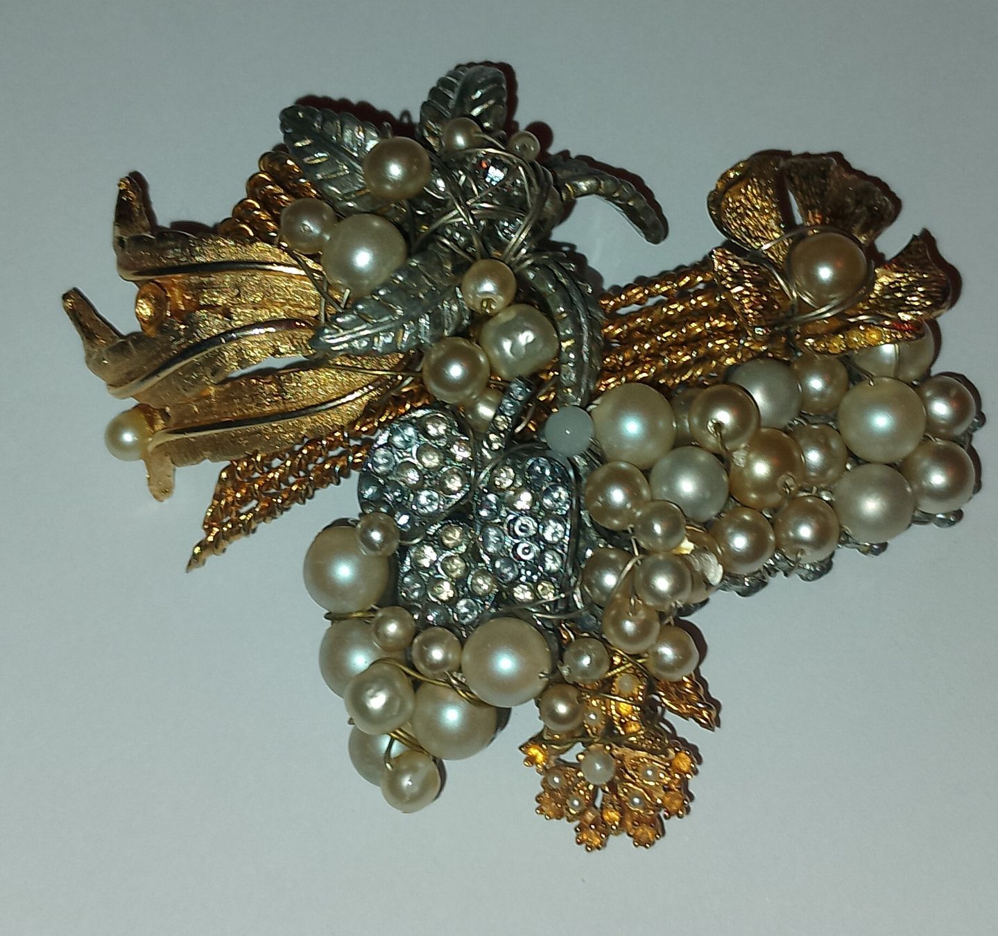 Broches & Aiguilles: Robuste Vintage Antik Brosche "TOTA" mit Perlen  – D'occasion à Therwil par col_m6rx 3
