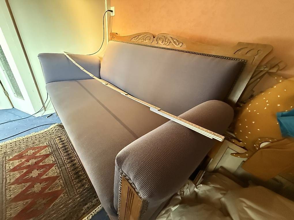 Divani: Jugendstil Sofa Eiche geschnitzt, neu bezogen, Kanapee antik – Usato da Bühler venduto da edwinm 2