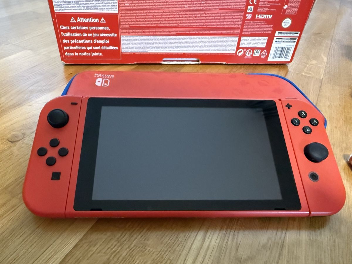 Nintendo Consoles: Nintendo Switch Mario Red & Blue Edition OVP – D'occasion à Oberönz par sheky01 2