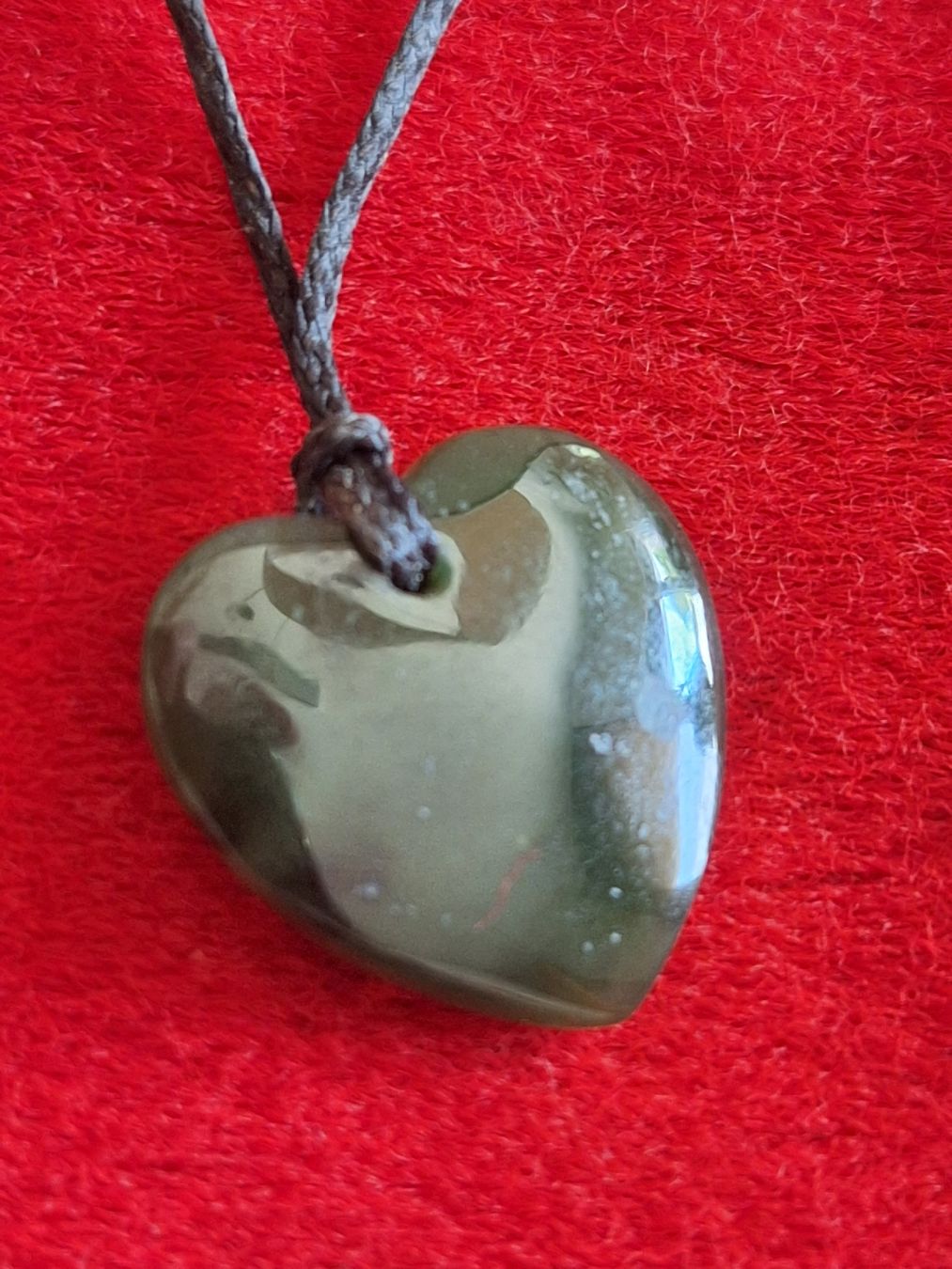 Catenine: Halskette mit Herz aus Stein – Usato da Genolier venduto da Antoine30 1