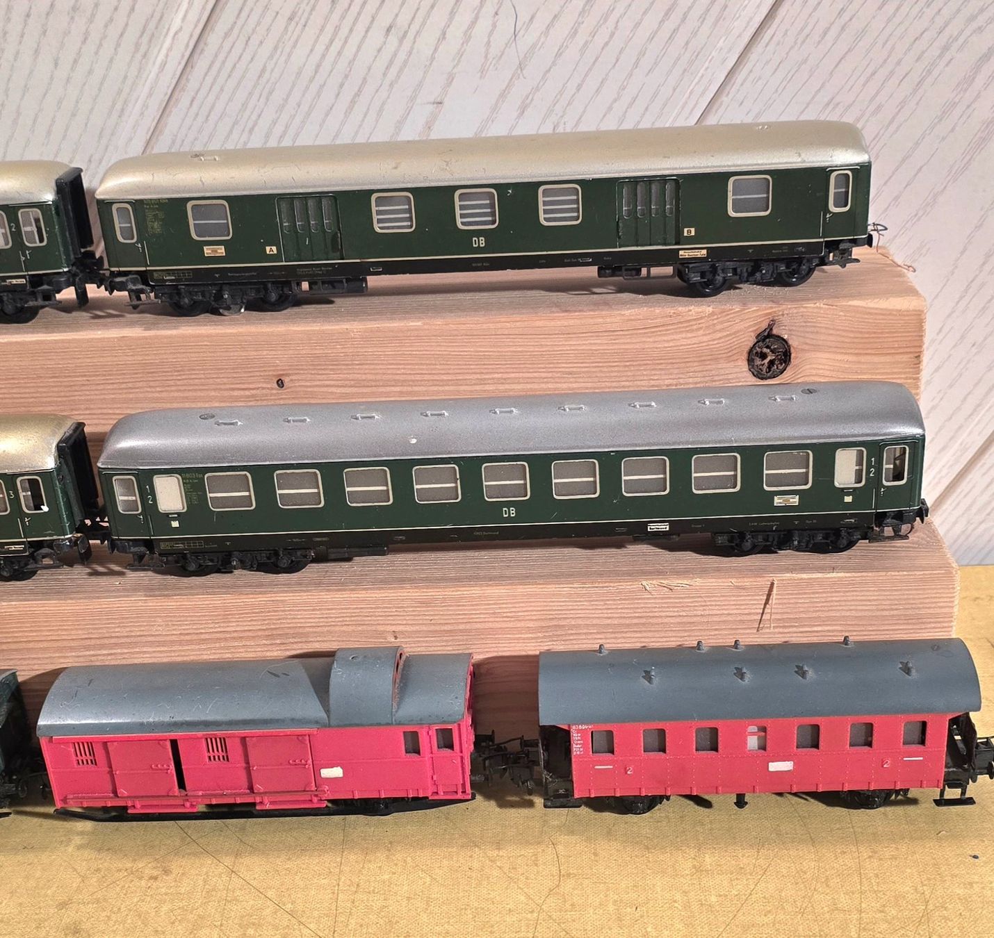 Trix Modellini di ferrovie: TRIX - EXPRESS - 8 diverse Wagen - gemäss Bilder - gebraucht – Usato da Biel/Bienne venduto da Fischhene 2
