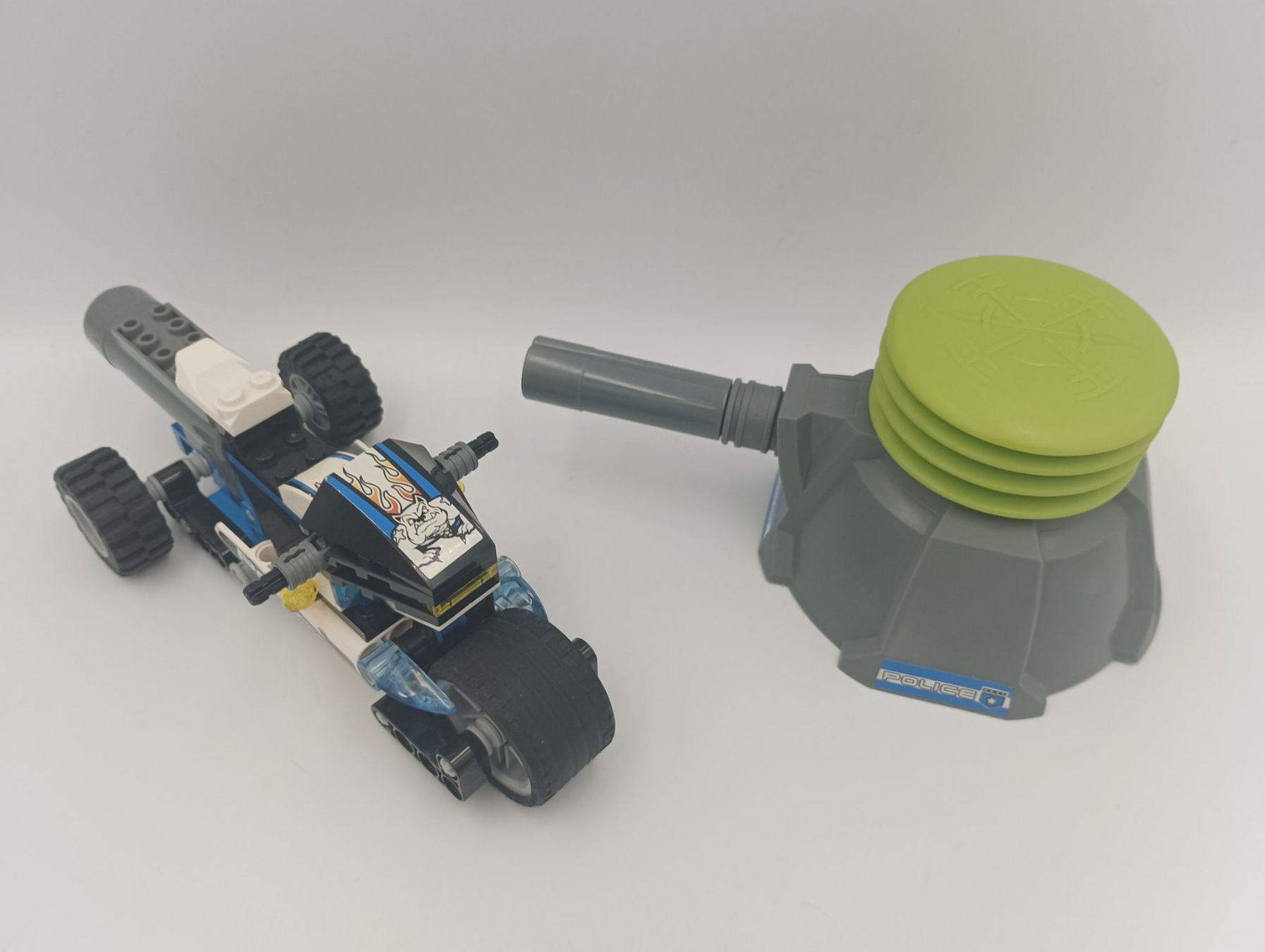 Lego Giocattoli: 8221 Storming Enforcer – Usato da Bremgarten AG venduto da redstar69