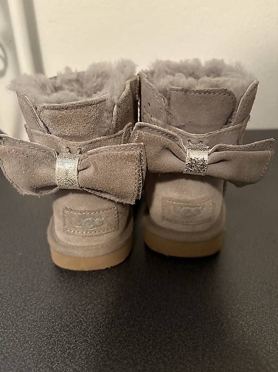 Scarpe per ragazze: Bottines UGG 28.5 – Usato da Echallens venduto da warnioc 1