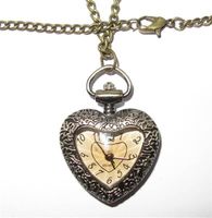 Wunderschöne Umhängeuhr, verziertes Herz, 800mm