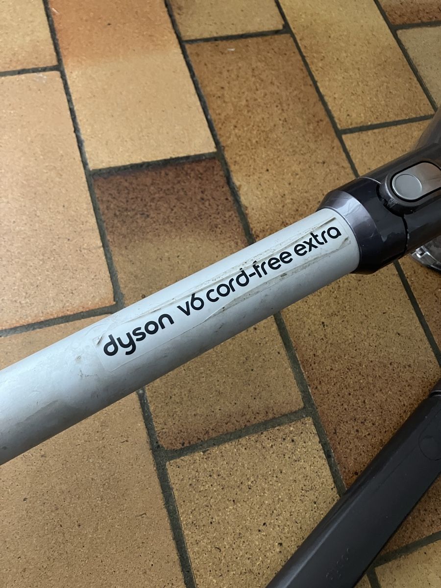 Dyson Staubsauger & Zubehör: Dyson v6 cordfree extra – Gebraucht aus Bern von Chicken0514 1