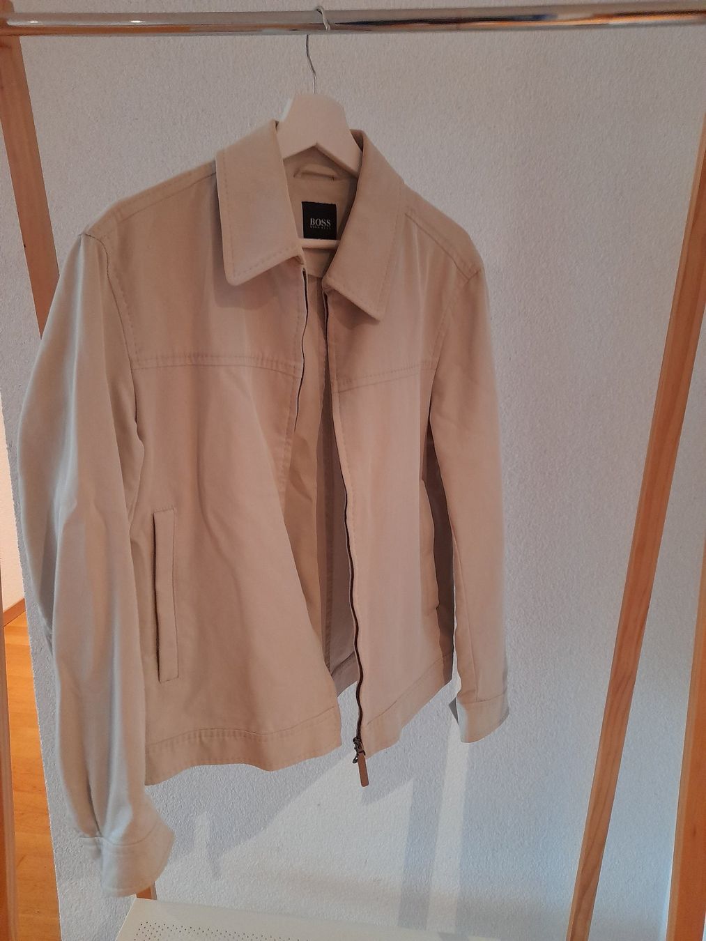 Giacche: Veste Boss beige – Usato da Mont-sur-Lausanne venduto da Pioutch