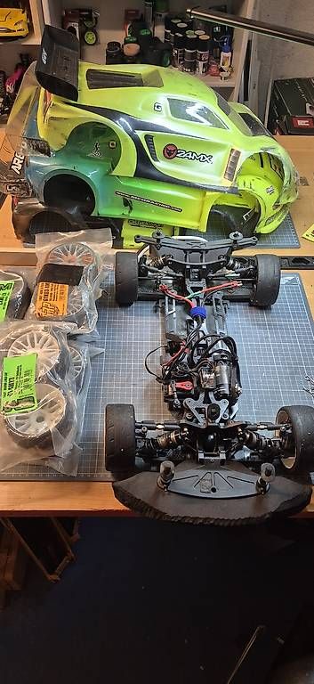 Serpent Modellismo RC: Serpent SRX8 GTE 4WD – Usato da Münsingen venduto da Soerwer