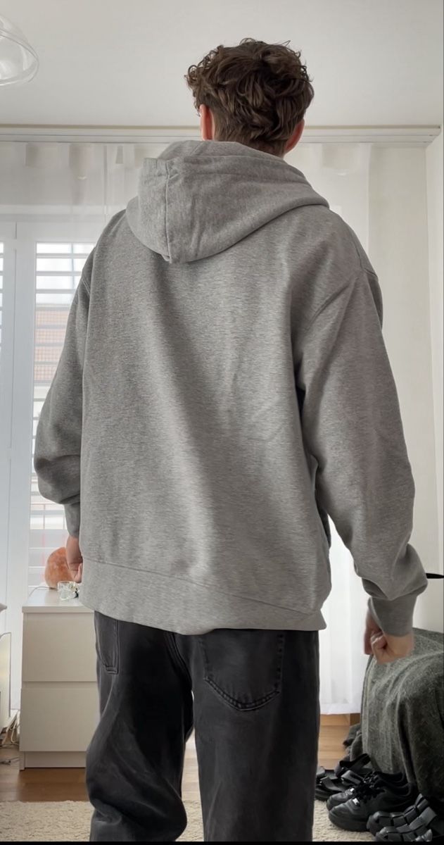 Pull&Bear Maglioni & Felpe: Sweatshirt Grau mit Chrome-Zipper – Usato da Pfyn venduto da luk_9t2r 3