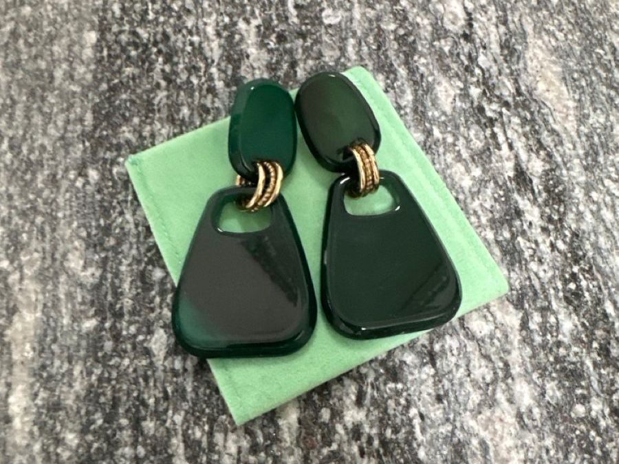 Orecchini pendenti & Orecchini a lobo: Statement earrings: Emerald green, gold accents – Usato da Sementina venduto da NinaDel