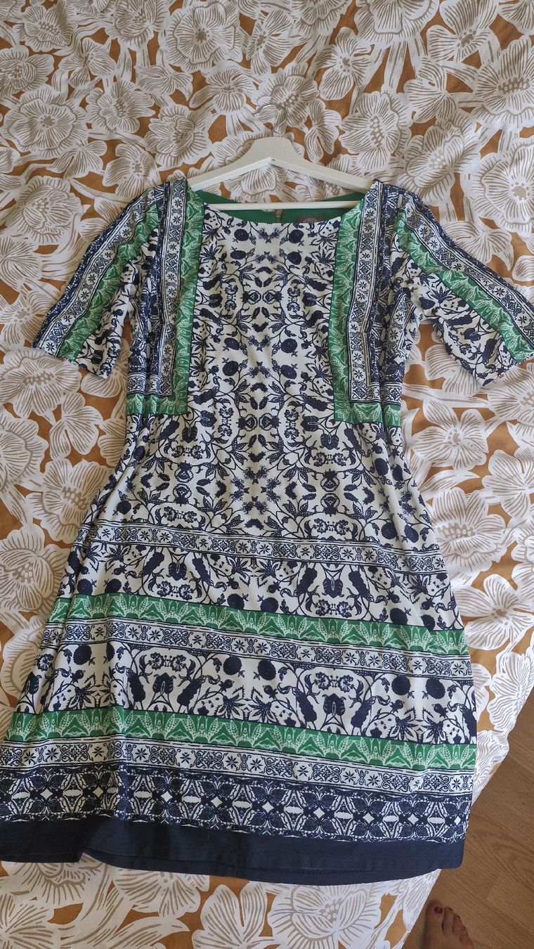 Vestiti: Elegant Dress - Green, Black, and White Pattern – Usato da Bonstetten venduto da Denitza87 1