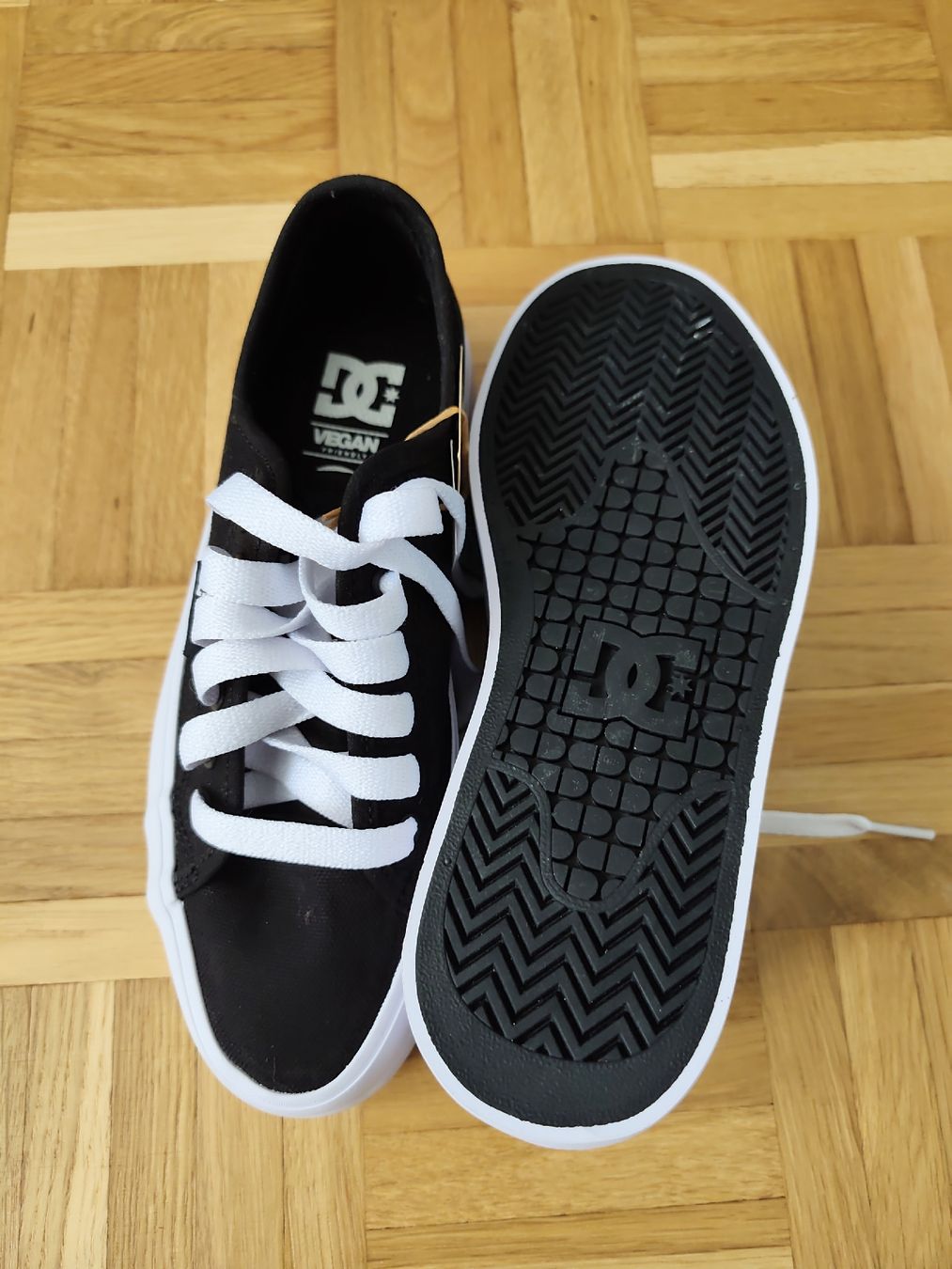 DC shoes Scarpe per ragazze: DC schuhe – Nuovo (secondo la descrizione) da Muttenz venduto da Hermesvonthan 1