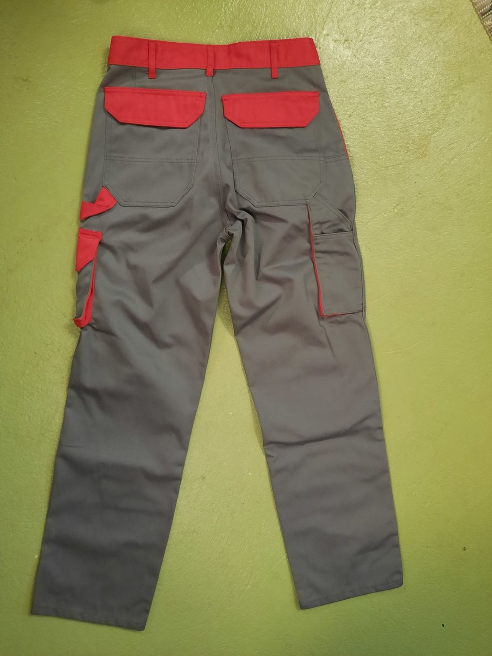 Pantaloni: Arbeitshose – Usato da Niederglatt ZH venduto da Bobsli 3