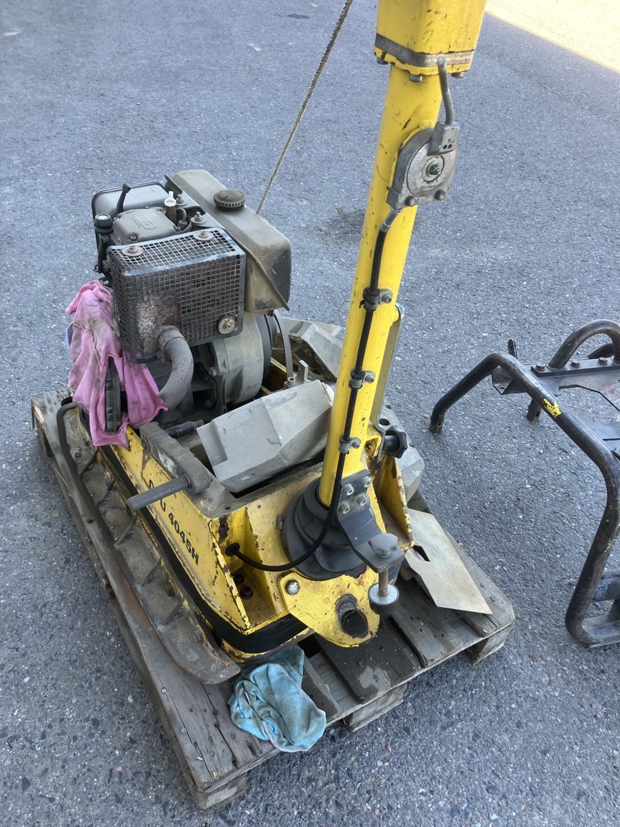 Tutte le macchine: Vibroplatte Wacker 390Kg ->defekt – Difettoso da Menznau venduto da Nav6 3