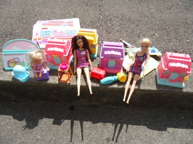 Puppen: Barbie set alles was auf Bilder ist – Gebraucht aus Zürich von liquidation-cobra