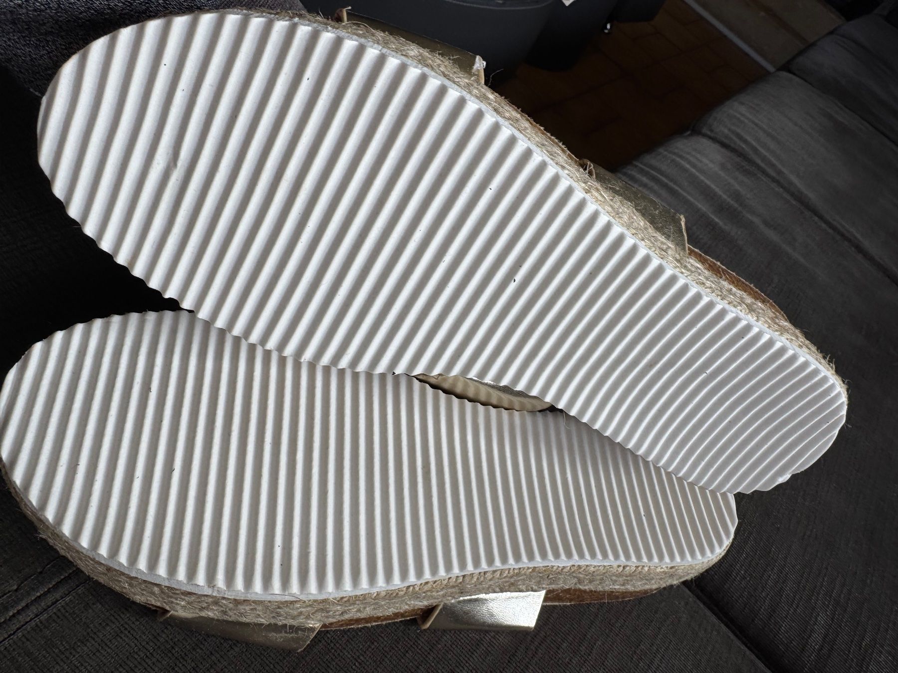 Damenschuhe: Sandales d'été dorée  taille 39 Marina – Neu und originalverpackt aus Veyrier von Kimedovapa_1 1
