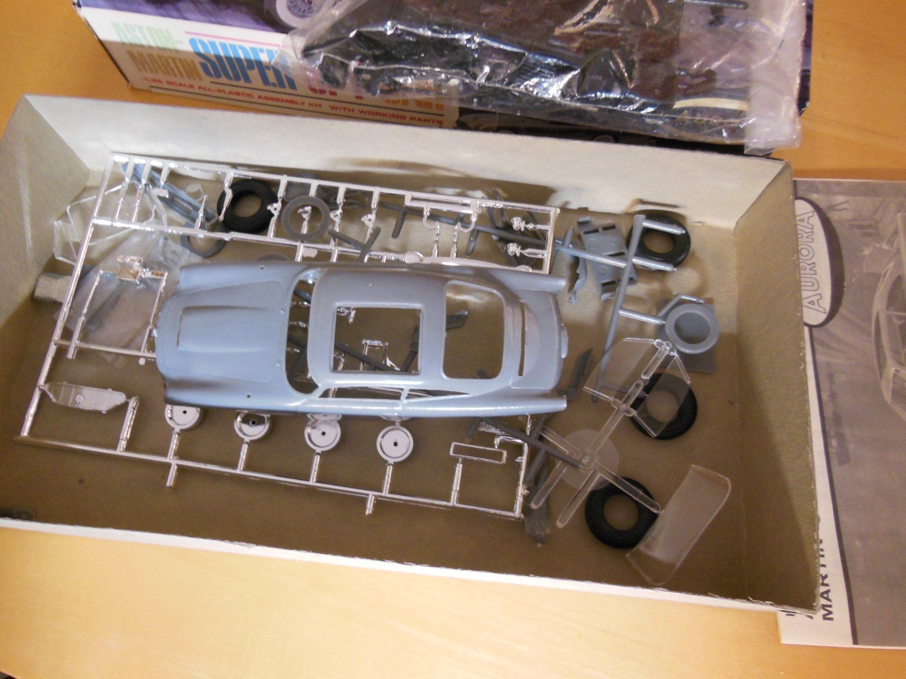 Modellini d'auto: Aston Martin Super Spy Car – Nuovo (secondo la descrizione) da Salmsach venduto da aacs65 2