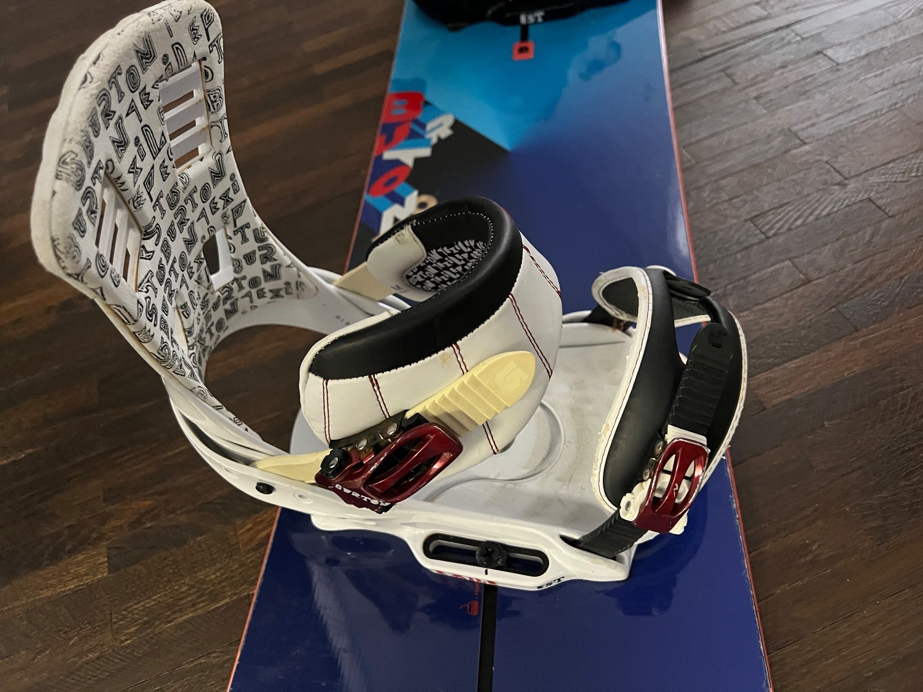 Burton Board: Gebrauchtes Snowboard Burton mit Bindung und Tasche – Usato da Hünenberg See venduto da manulina88 2