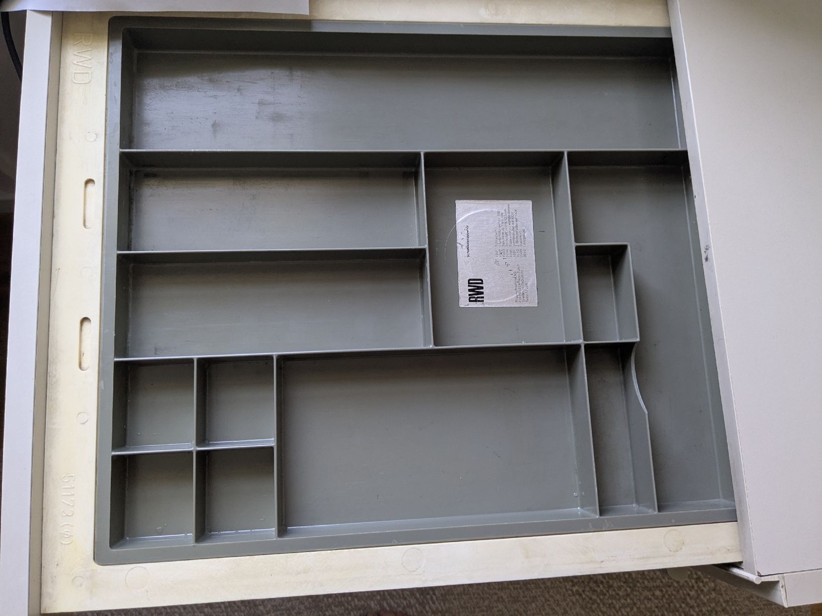 Eléments de bureau: Rollcontainer RWD hellbeige mit drei Schubladen gebraucht – D'occasion à Bülach par wannabeindalight 1