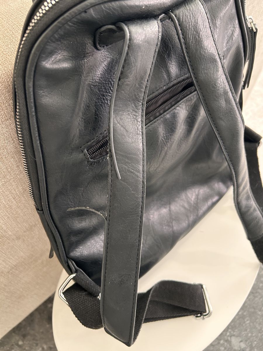 Zaini: Schwarzer Rucksack in Lederoptik  – Usato da Bülach venduto da lguedeskr 4