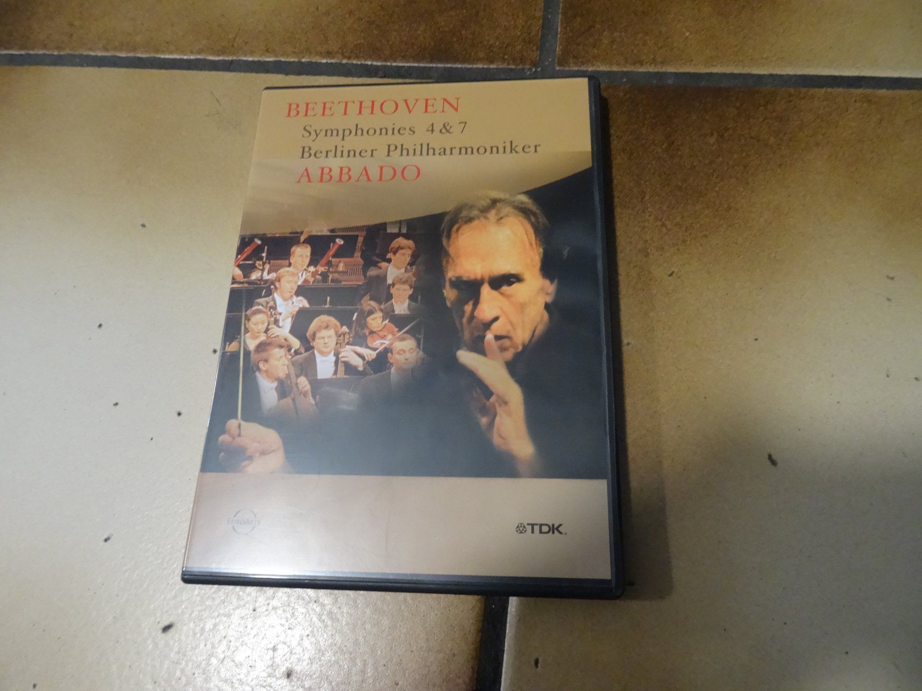 Tutti i DVDs: DVD Beethoven Symphonies 4 & 7 Abbado – Usato da Olten venduto da Disc-Ausverkauf