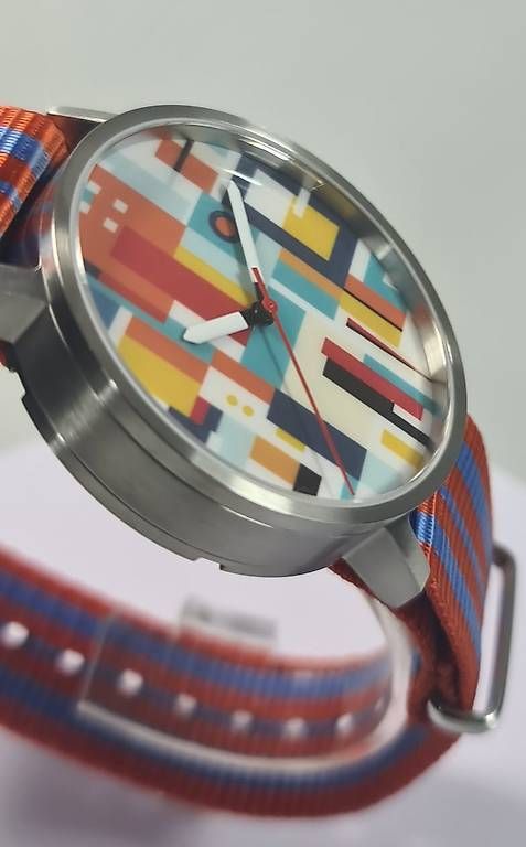 Orologi: Farbenfrohes CONCENTRIC UHREN Unikat 41mm Automatic – Usato da Basel venduto da Subwave 1