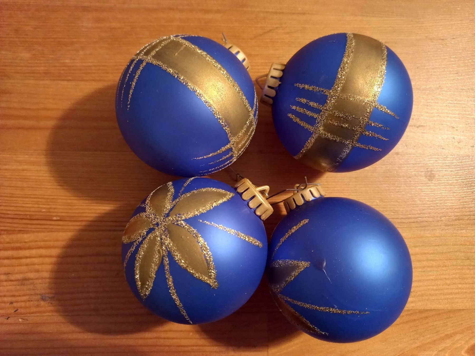 Tutte le decorazioni: Christbaumkugeln blau 4 Stück ca.6cm – Usato da Andelfingen venduto da estark