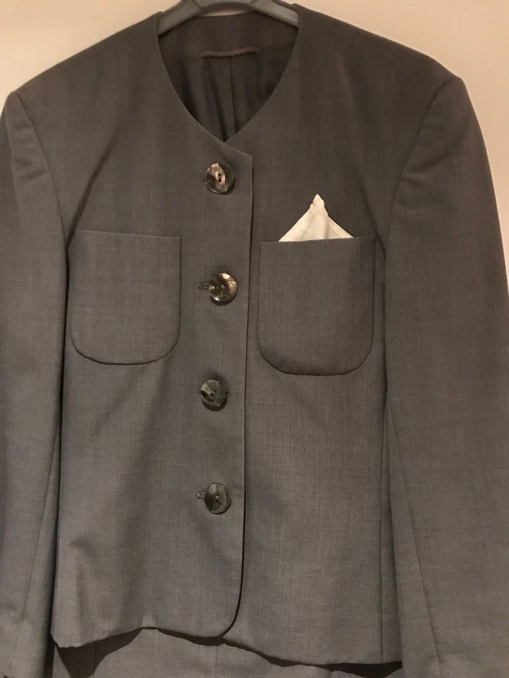 Completi & Tailleur: Blazer&Jupe – Usato da Zumikon venduto da Uranus88 1