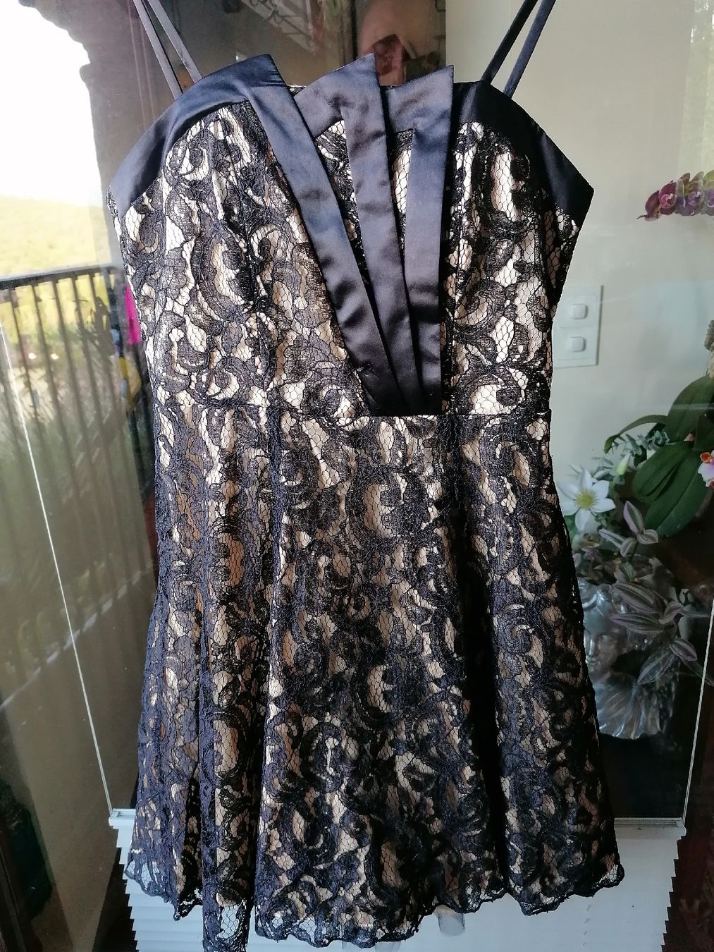 Kleider: Edles cocktail Kleid schwarz beige – Gebraucht aus Bedigliora von Dolcezza0 1
