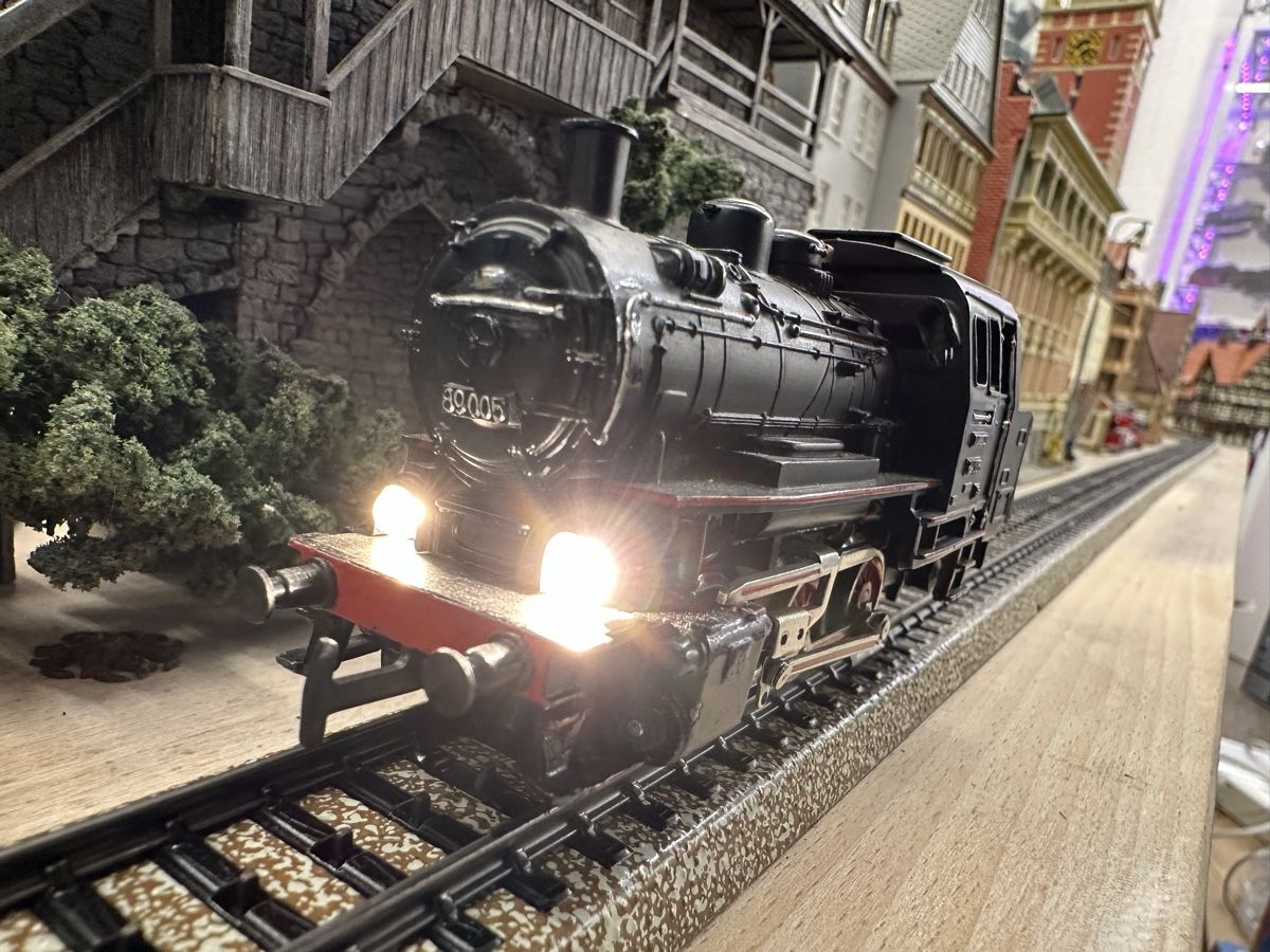 Märklin Modelleisenbahnen: Märklin 3000 DB BR 89 gesupert – Gebraucht aus Lupsingen von New-Haven