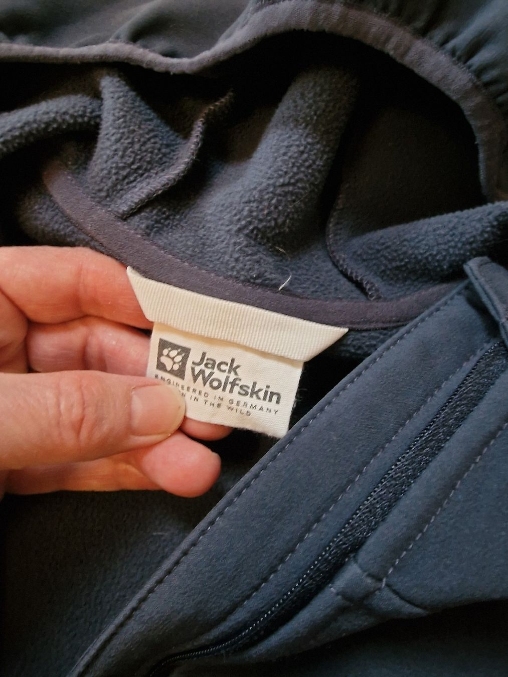 Jack Wolfskin Giacche & Cappotti: Jack Wolfskin Softshell Jacke mit Kapuze, Grösse 140 – Usato da Langnau am Albis venduto da Spusili 1