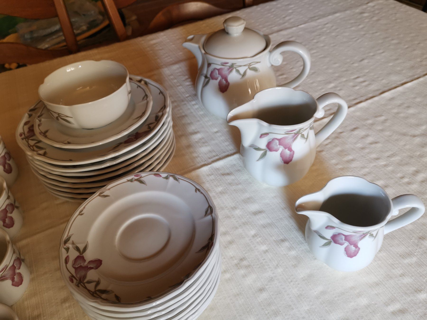 Set di piatti: Langenthaler Tee- oder Kaffee Service – Usato da Dornach venduto da Hei50 3