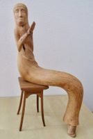 handgeschnitzte Figur aus Holz
