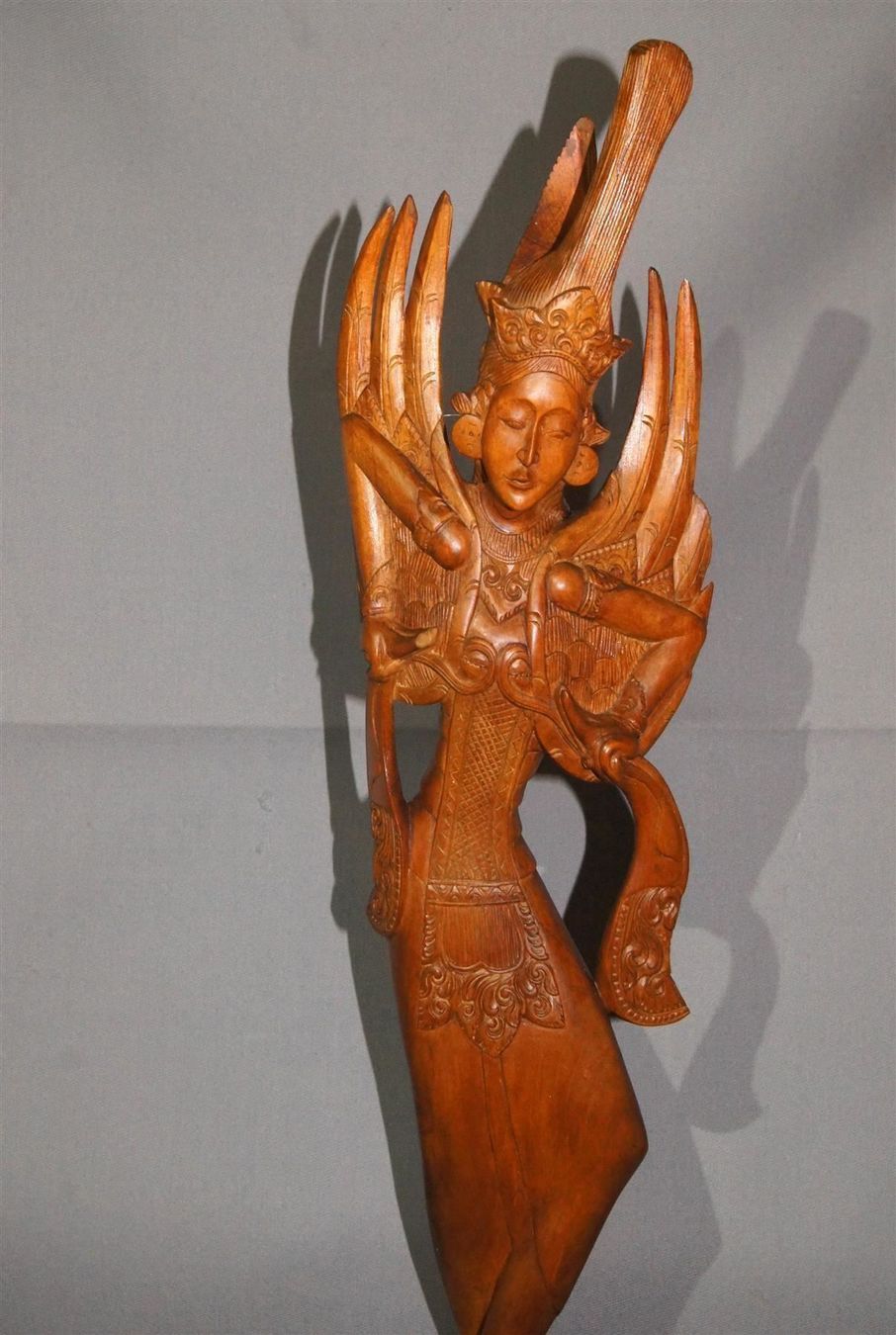 Skulpturen & Statuen: Elegante Tempeltänzerin - grosse Figur – Gebraucht aus Geroldswil von ARTEFACTO 1