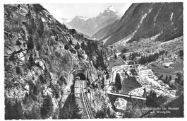 Gotthardbahn bei Wassen mit Windgälle