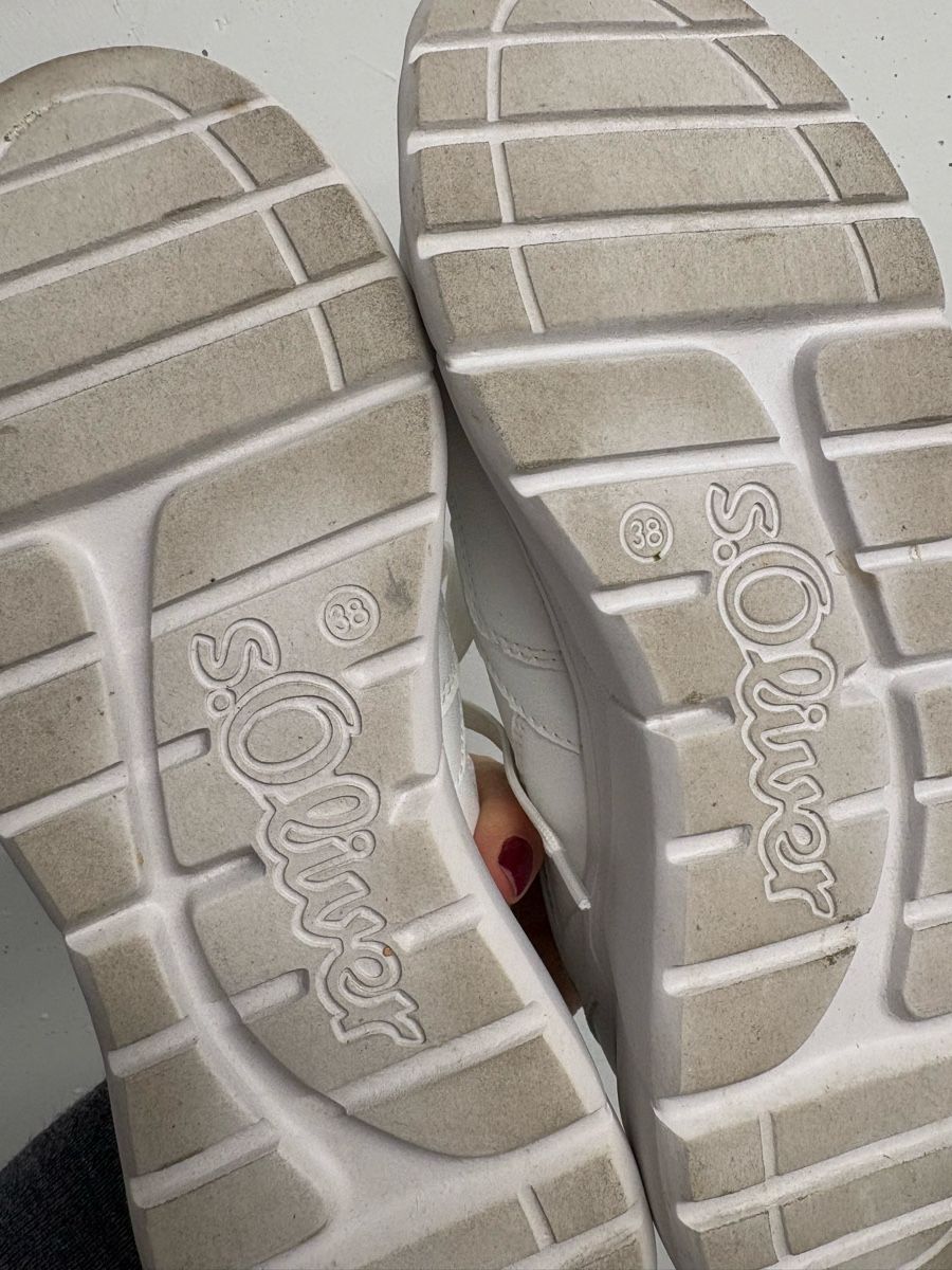 S.Oliver Scarpe da donna: Weisse leichte Sneaker s.Oliver Gr. 38 Turnschuhe – Nuovo (secondo la descrizione) da Regensdorf venduto da secondchancefashion 5