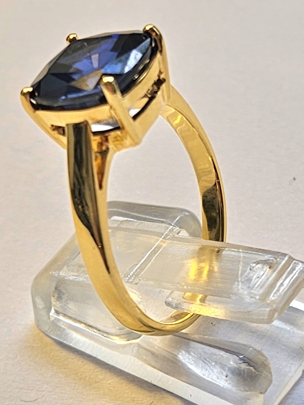 Anelli: Goldring mit grossem, blauem Safir – Nuovo e nell'imballaggio originale da Zürich venduto da adriben 5