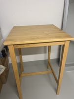Bartisch aus Holz hell quadratisch guter Zustand