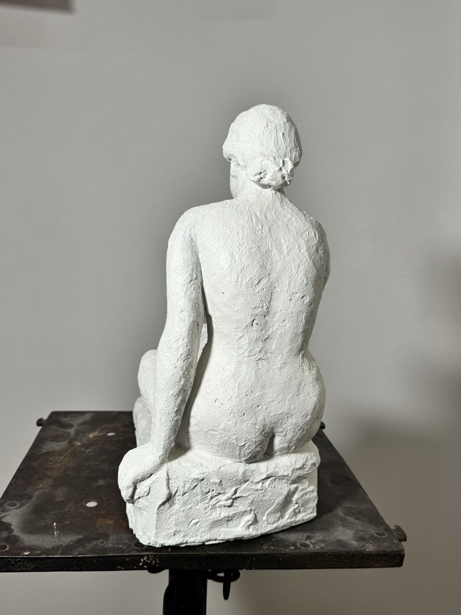 Sculture & Statue: Sitzende Gipsfigur Frauenakt – Usato da Villmergen venduto da Kunstraum.ch 3