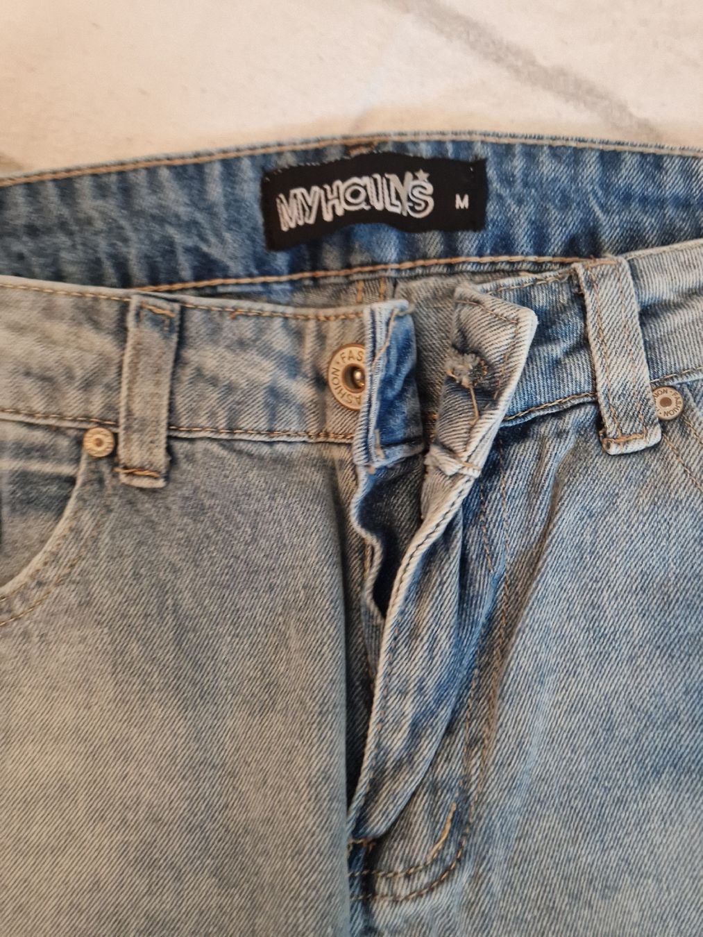 Jeans: 2 Jeans M – Neu (gemäss Beschreibung) aus Ebikon von kov_9vqb 2