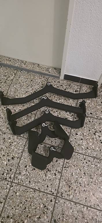 Hometrainer: Fitness Latzug griffe – Usato da Reinach BL venduto da inf_2lmk 1