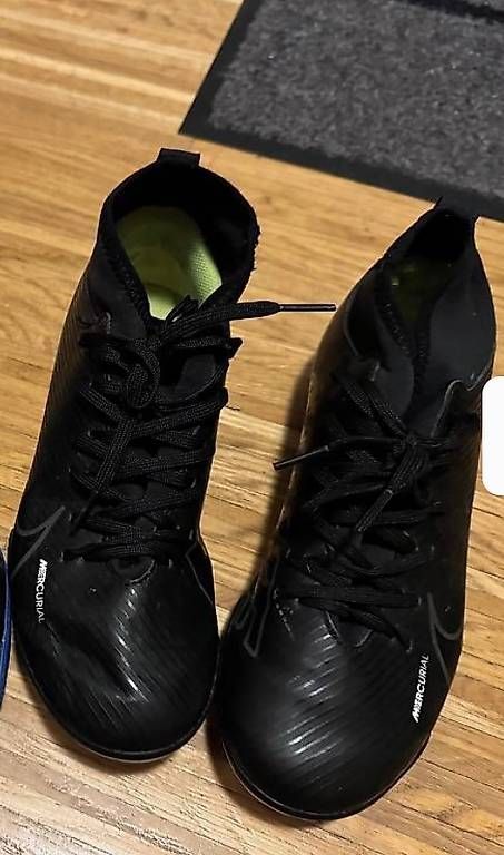Scarpe da uomo: Fussballschuhe Nike Gr. 37,5 – Usato da Zürich venduto da veram1981